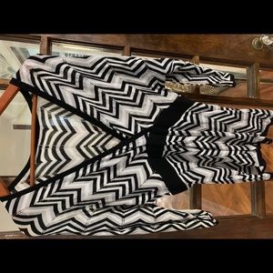 WHBM 98% Soft rayon chevron print blouse